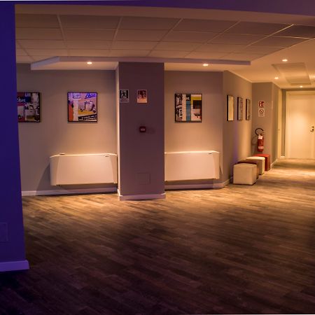 Hostel Trastevere Рим Экстерьер фото