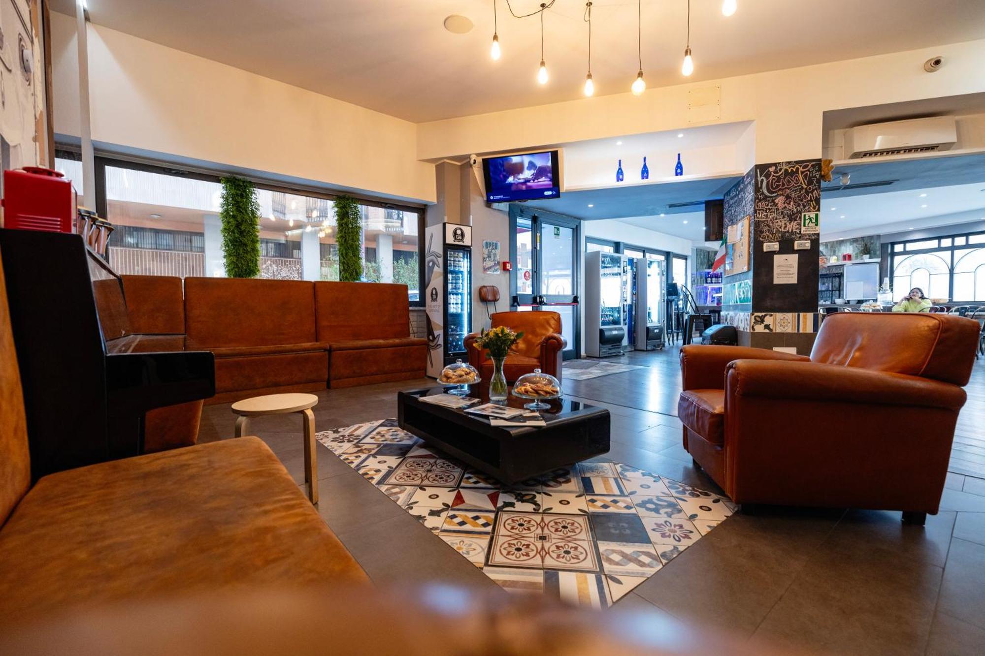 Hostel Trastevere Рим Экстерьер фото