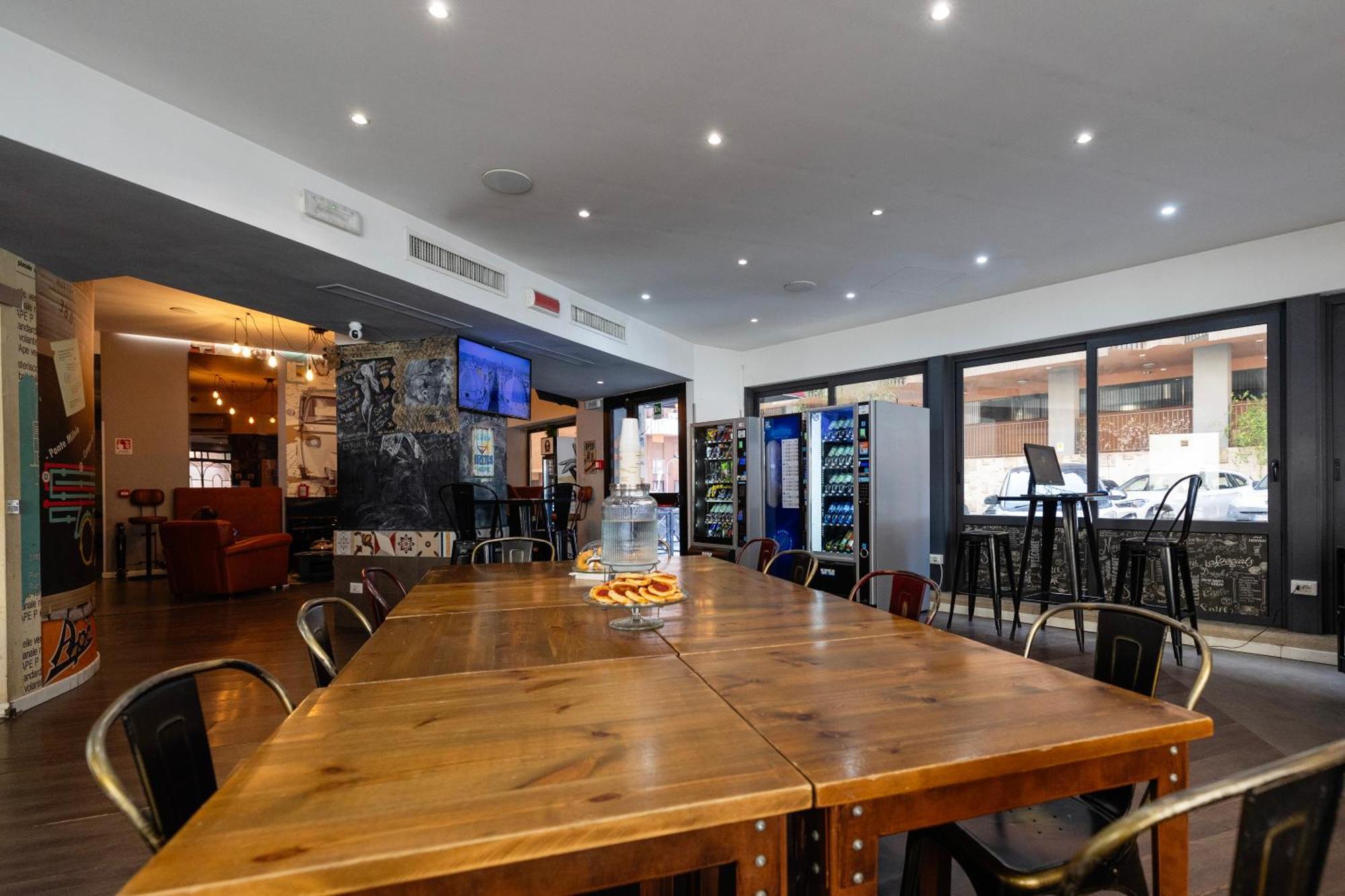 Hostel Trastevere Рим Экстерьер фото