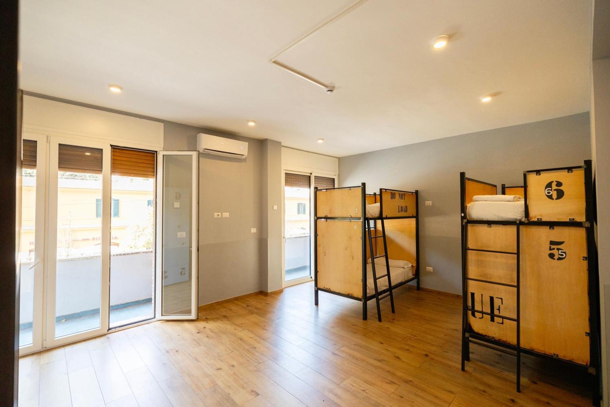 Hostel Trastevere Рим Экстерьер фото